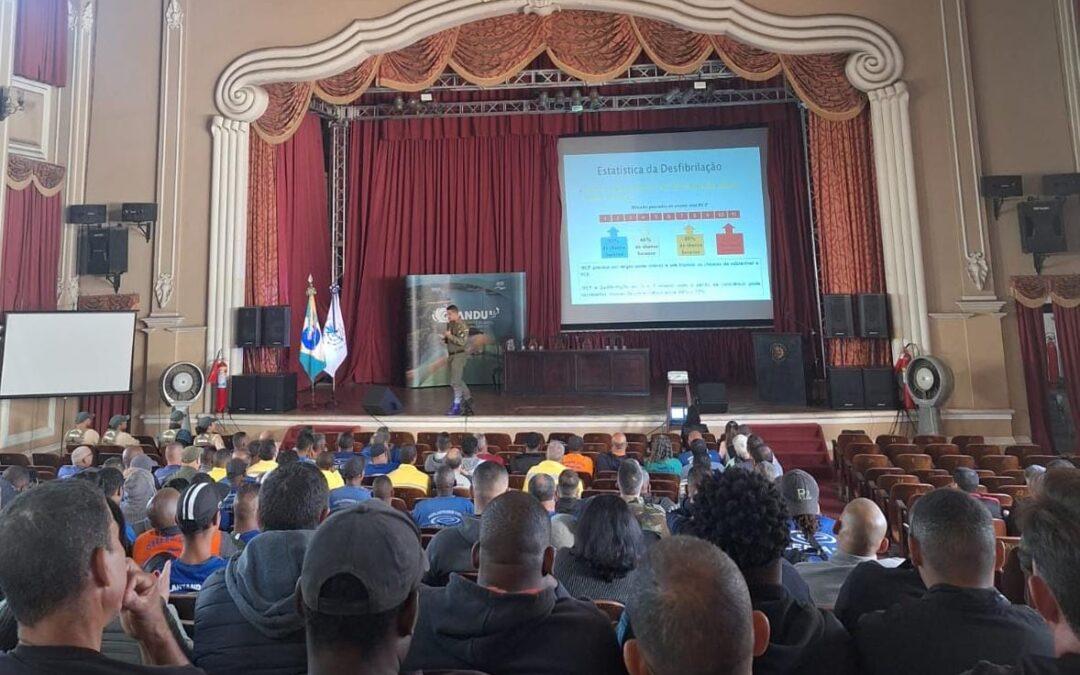 Capacitação para prevenção e respostas a incêndios florestais reúne profissionais na bacia do Rio Guandu